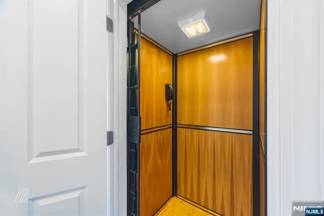 $1,830,573 | 29 Victoria Place West, Fort Lee, NJ 07024