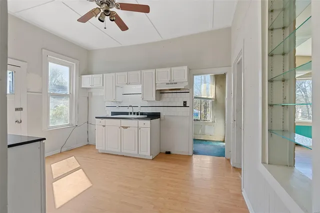 $84,900 | 104 North 4th Street, De Soto, MO 63020