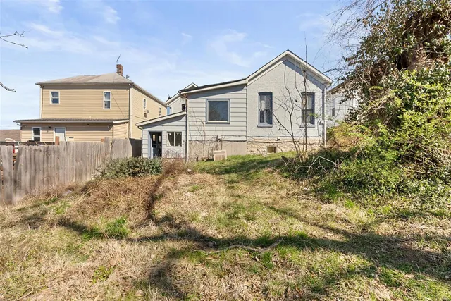 $84,900 | 104 North 4th Street, De Soto, MO 63020