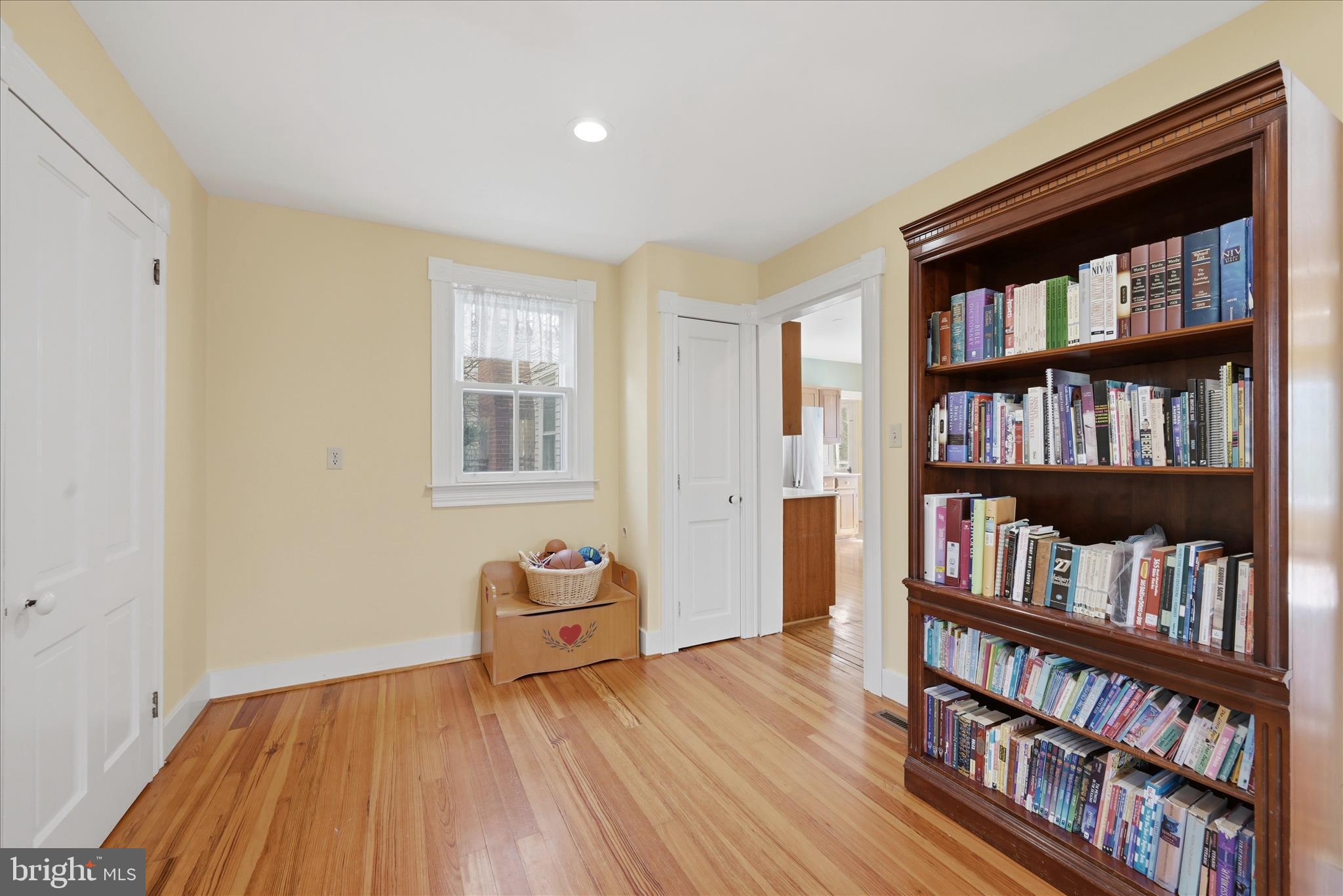171 Laurel Grove Road Winchester, VA 22602 - Photo 27 of 83 a view of room with furniture and book shelf