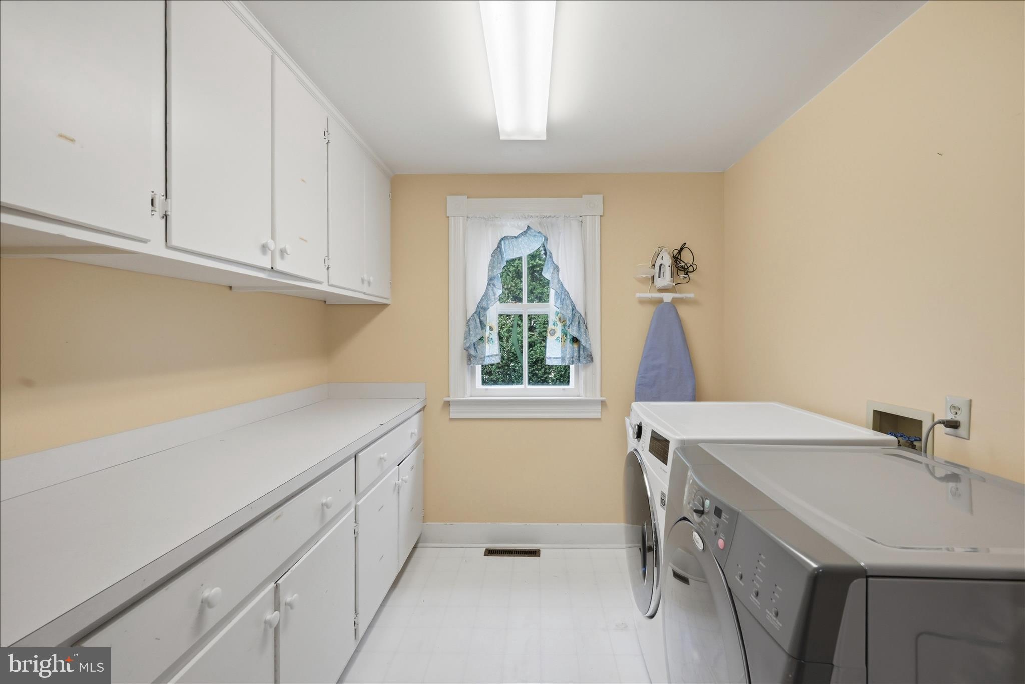 171 Laurel Grove Road Winchester, VA 22602 - Photo 28 of 83 a utility room with a sink dryer and washer