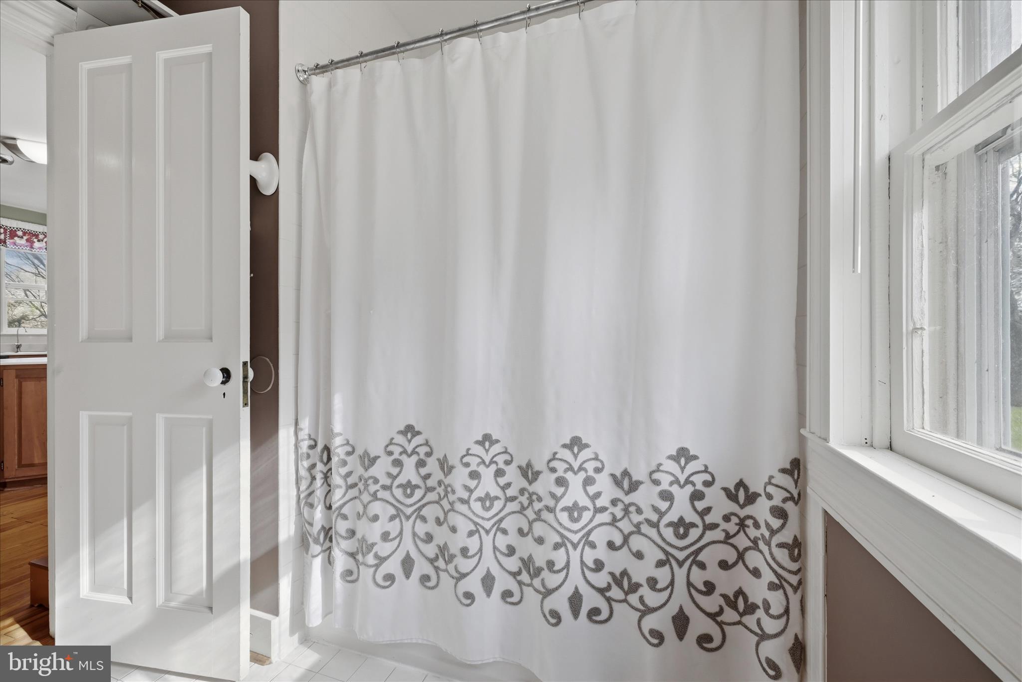 171 Laurel Grove Road Winchester, VA 22602 - Photo 30 of 83 Main Level Bathroom