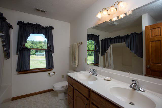 3905 Ridge Road Timberville, VA 22853 - Photo 12 of 45 Gallery Image 12