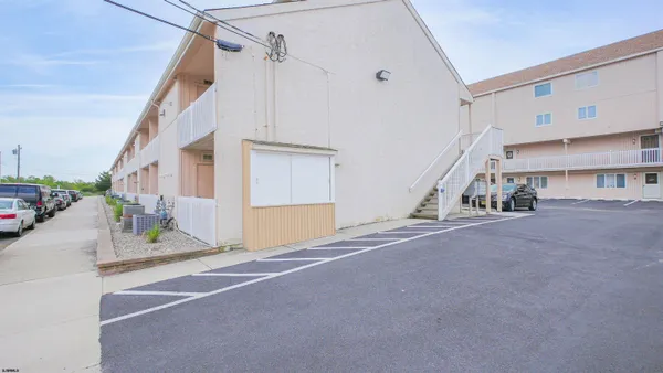 $2,500 | 323 44th Street South, Unit 12, Brigantine, NJ 08203