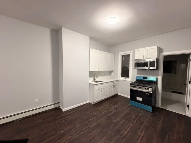 $1,369 | 906 Summit Avenue, Unit 2L, Union City, NJ 07087