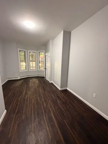 $1,369 | 906 Summit Avenue, Unit 2L, Union City, NJ 07087