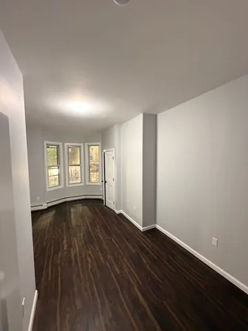 $1,369 | 906 Summit Avenue, Unit 2L, Union City, NJ 07087