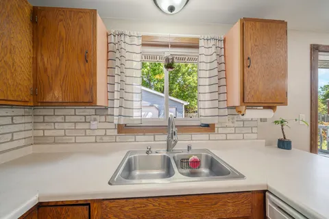 $260,000 | 1605 Thornton Drive, Oshkosh, WI 54904