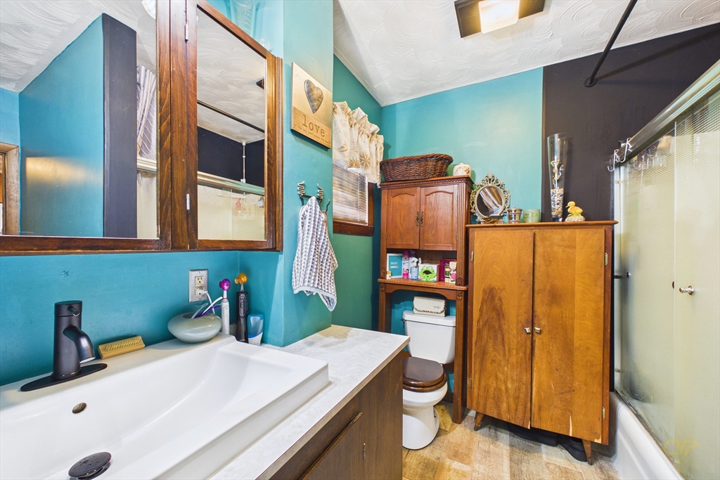 7 Wayne Street Fairhaven, MA 02719 - Photo 17 of 29