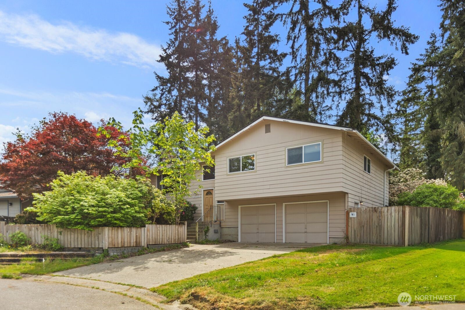 21627 9th Place West Bothell, WA 98021 - Photo 40 of 40 a backyard of a house