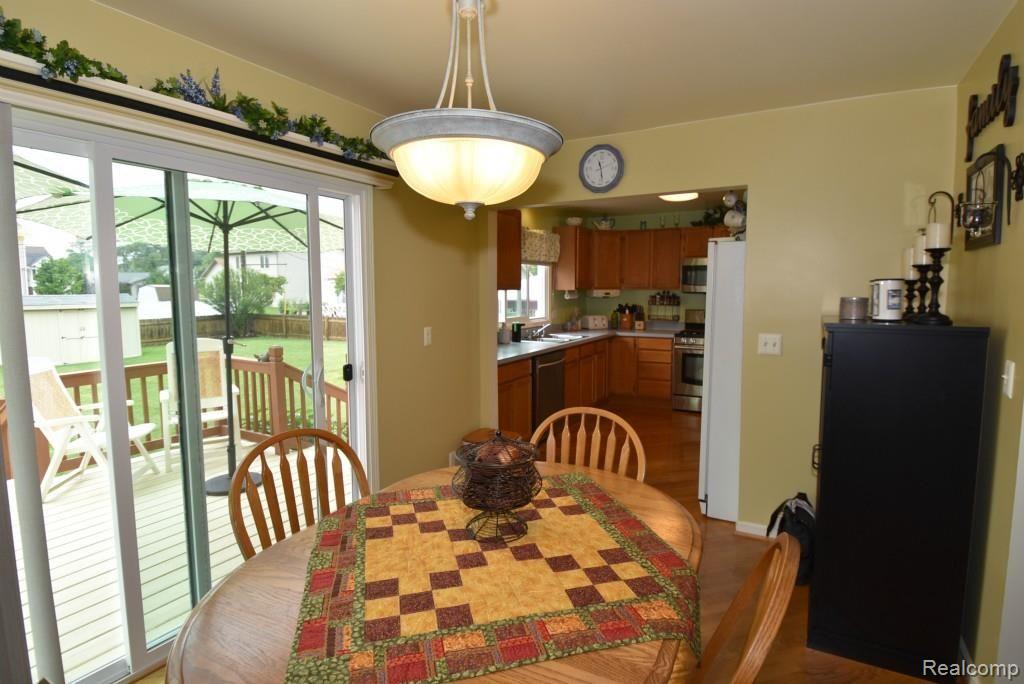 2842 Gerald Avenue Rochester, MI 48307 - Photo 13 of 40 Dining to Kitchen
