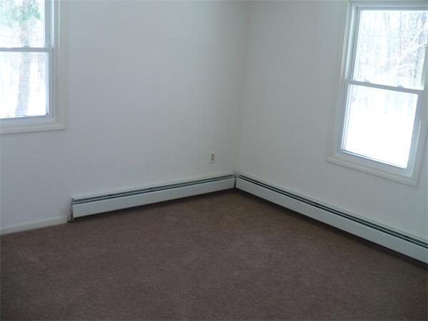 29 Conlin Road Oxford, MA 01540 - Photo 7 of 12 Gallery Image 7