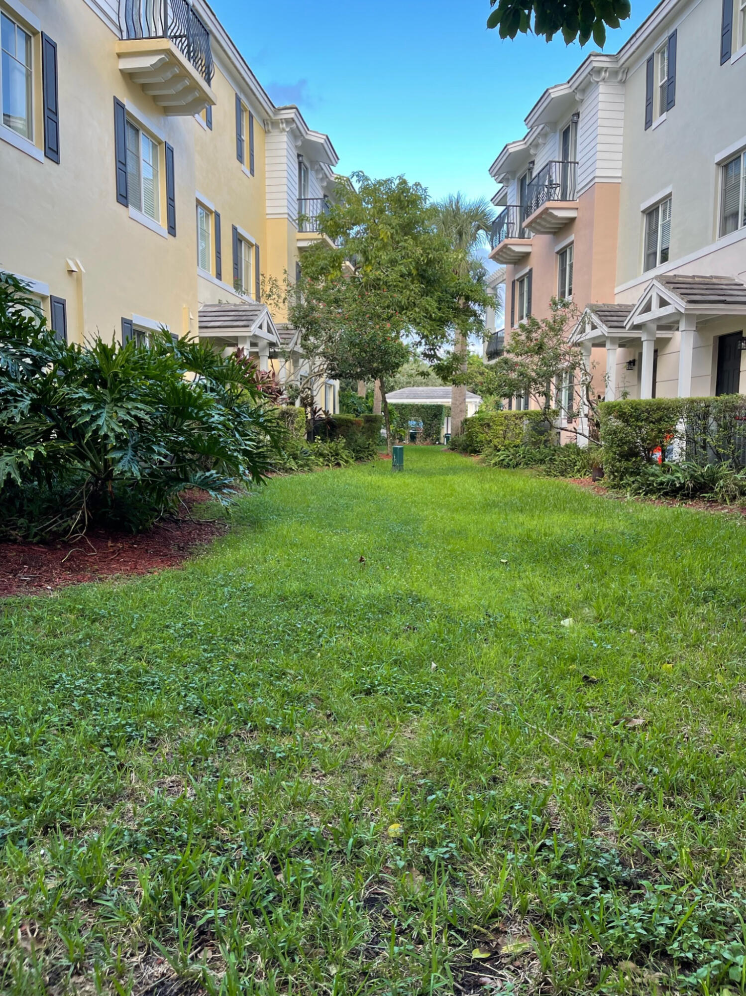 535 North West 39th Circle Boca Raton, FL 33431 - Photo 4 of 25 03