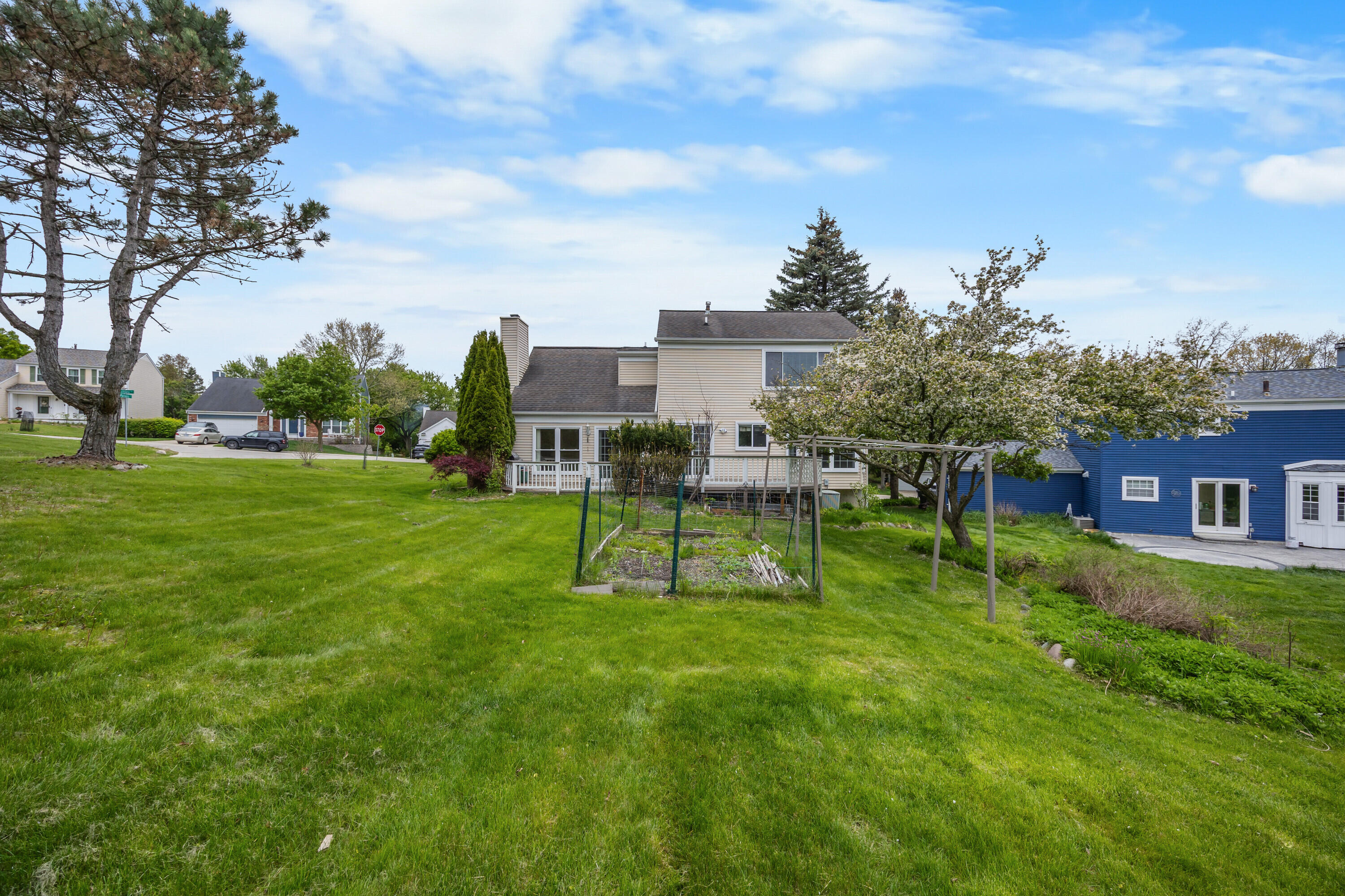 210 Whitney Drive Rochester Hills, MI 48307 - Photo 44 of 45 006_30