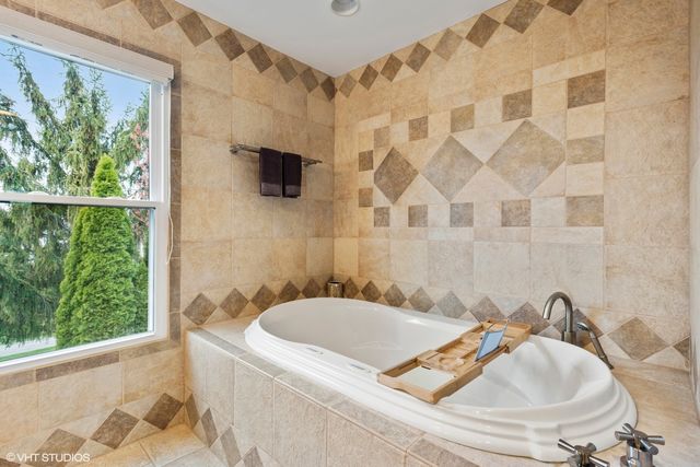 $420,000 | 366 North Fiore Parkway, Vernon Hills, IL 60061