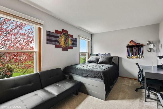 $420,000 | 366 North Fiore Parkway, Vernon Hills, IL 60061