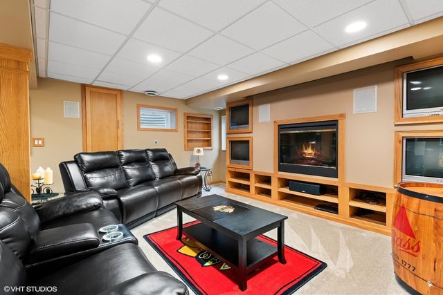 $420,000 | 366 North Fiore Parkway, Vernon Hills, IL 60061