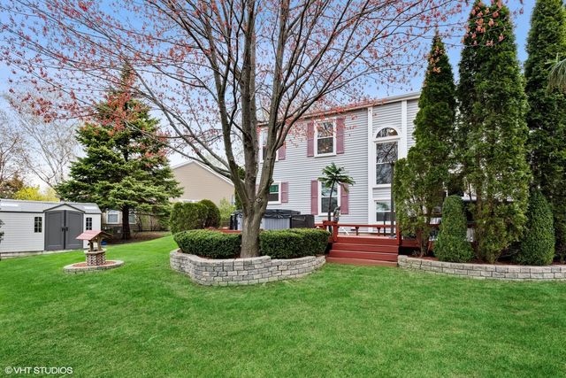 $420,000 | 366 North Fiore Parkway, Vernon Hills, IL 60061