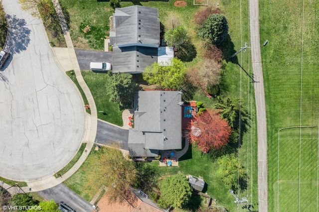 $420,000 | 366 North Fiore Parkway, Vernon Hills, IL 60061