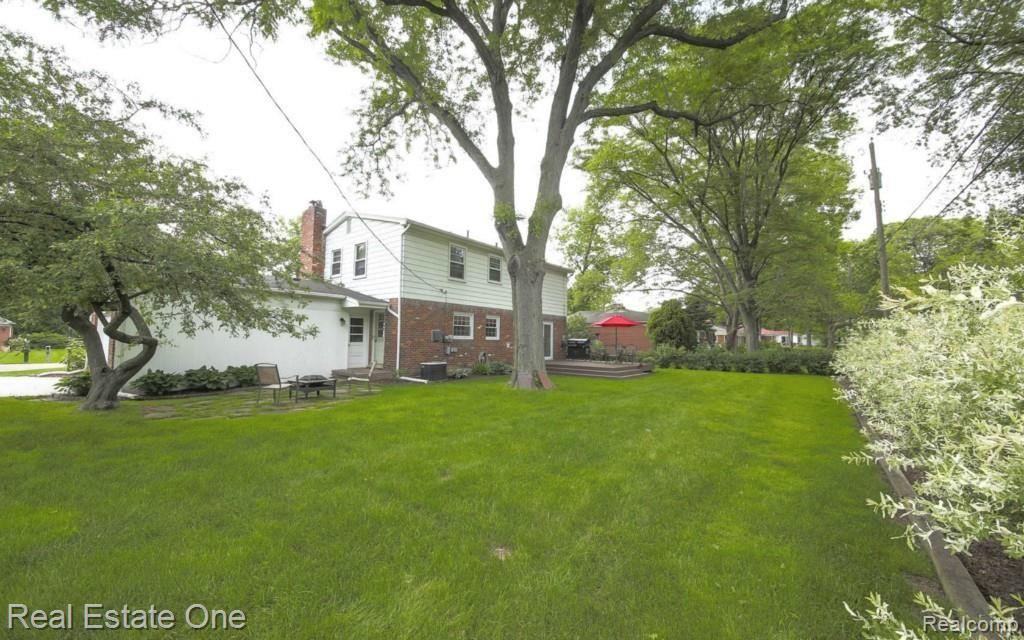 32247 Bonnet Hill Road Farmington Hills, MI 48334 - Photo 25 of 25