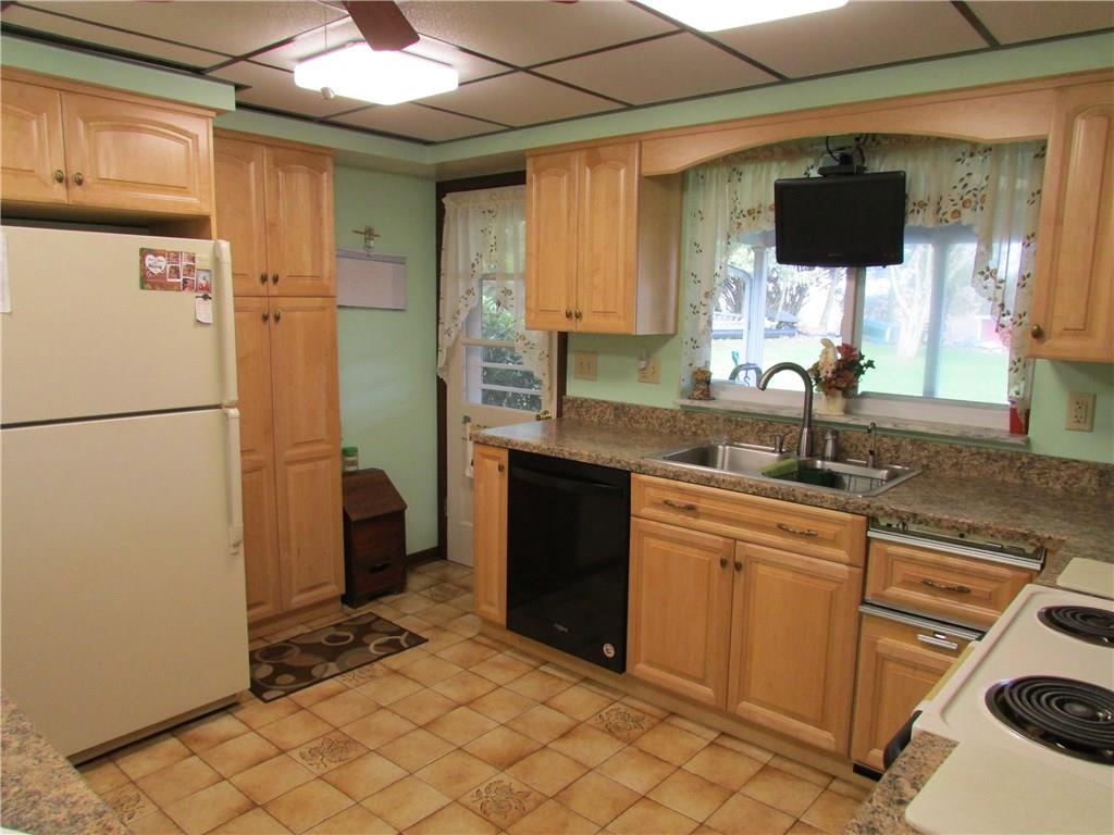2508 Ridge Road Elizabeth, PA 15037 - Photo 12 of 25 Kitchen