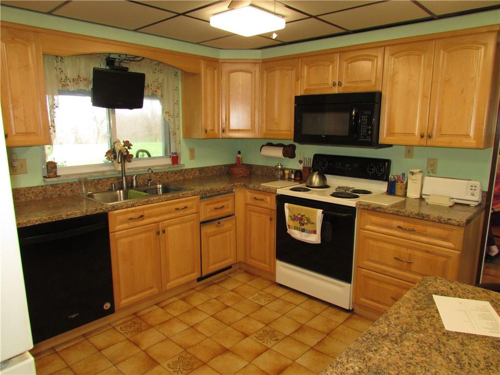 2508 Ridge Road Elizabeth, PA 15037 - Photo 13 of 25 Kitchen