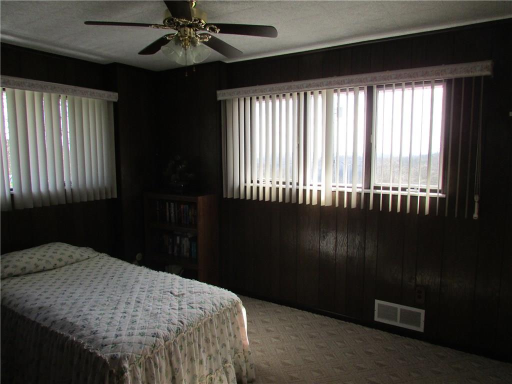 2508 Ridge Road Elizabeth, PA 15037 - Photo 23 of 25 3rd Bedroom. Full bath between 3rd and 4th bedroom.