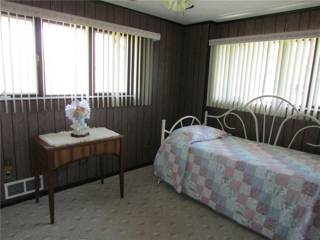 2508 Ridge Road Elizabeth, PA 15037 - Photo 24 of 25 4th bedroom. Full bathroom between 3rd and 4th bedroom.