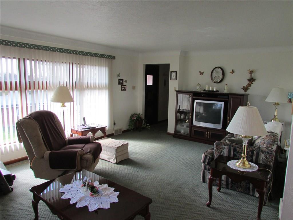 2508 Ridge Road Elizabeth, PA 15037 - Photo 9 of 25 Living Room