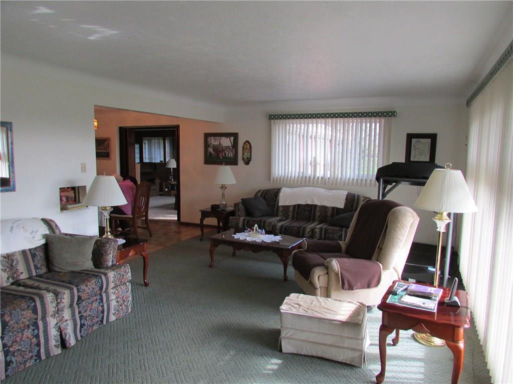 2508 Ridge Road Elizabeth, PA 15037 - Photo 10 of 25 Living Room