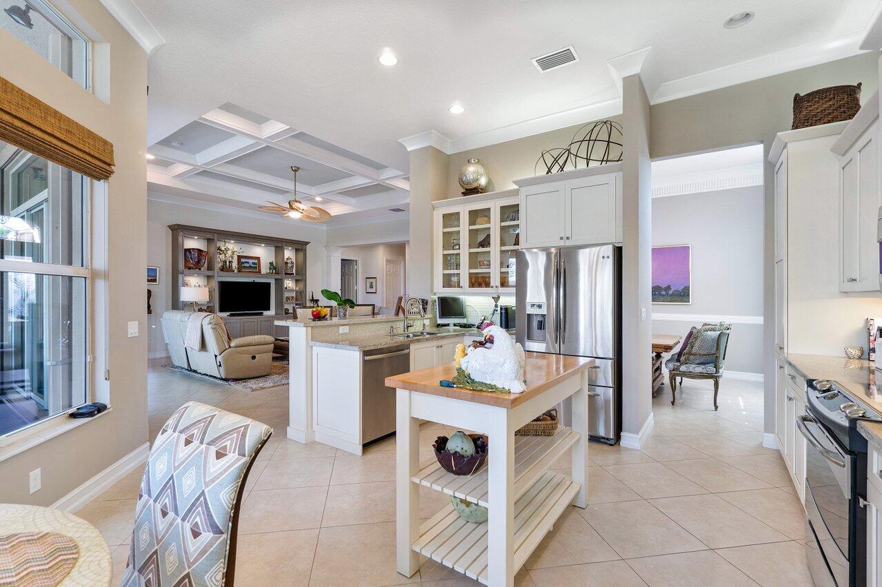 9143 Ribbons Ridge Point Boynton Beach, FL 33473 - Photo 14 of 50 Kitchen