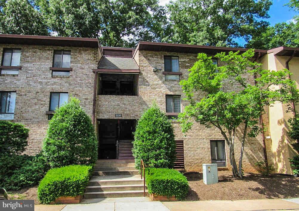 2235 Castle Rock Square, Unit 1B Reston, VA 20191 - Photo 1 of 26 Front of building