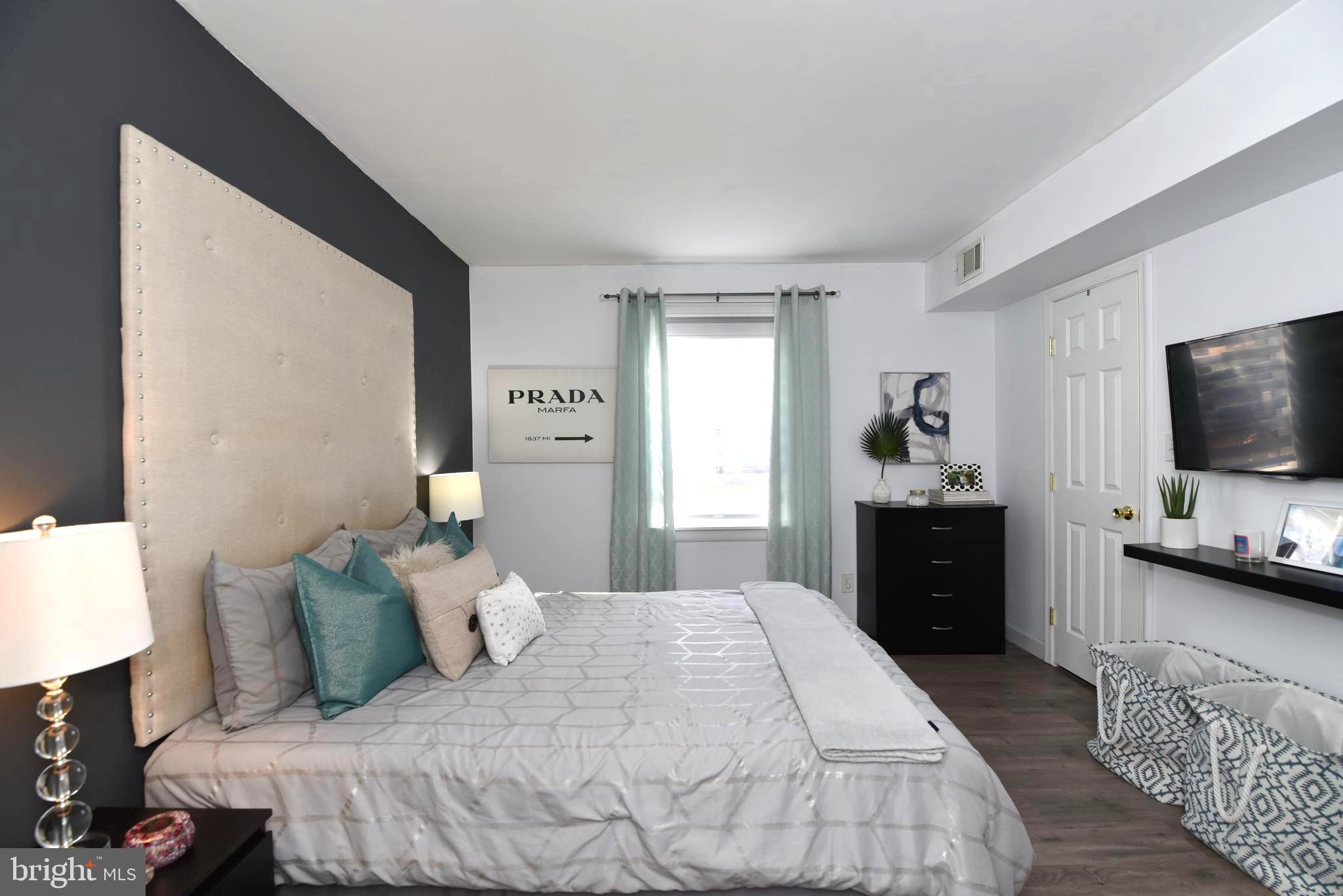 2235 Castle Rock Square, Unit 1B Reston, VA 20191 - Photo 15 of 26 Master bedroom
