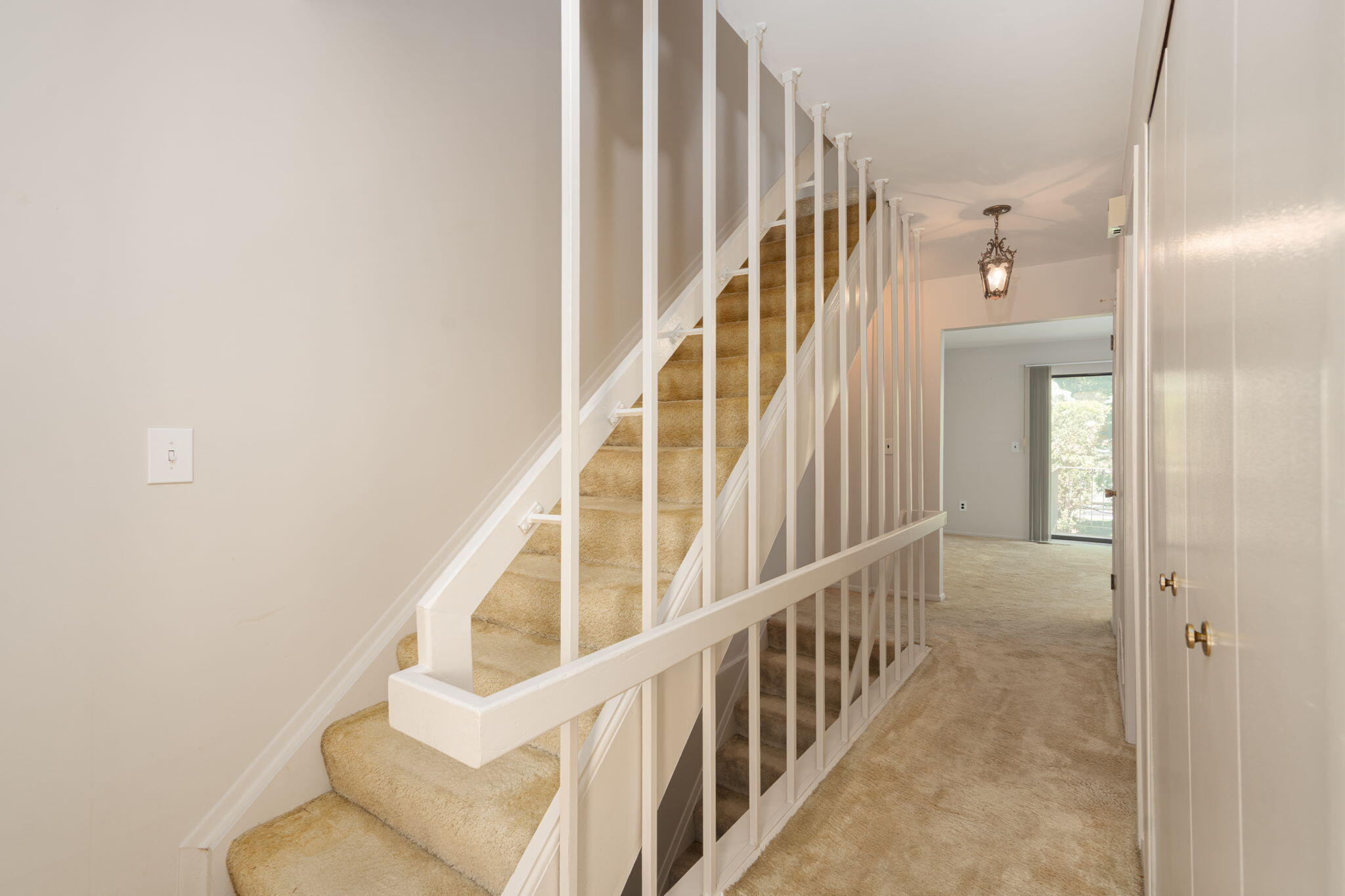 669 Oakbrook West Rochester Hills, MI 48307 - Photo 4 of 26 9-web-or-mls-interiors-2