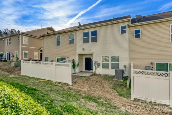 $1,900 | 14419 Glendon Hall Lane, Charlotte, NC 28262