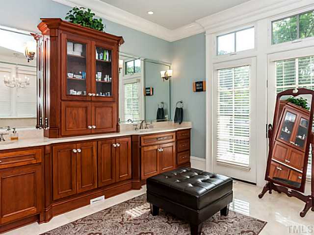 2121 Buckingham Road Raleigh, NC 27607 - Photo 12 of 25