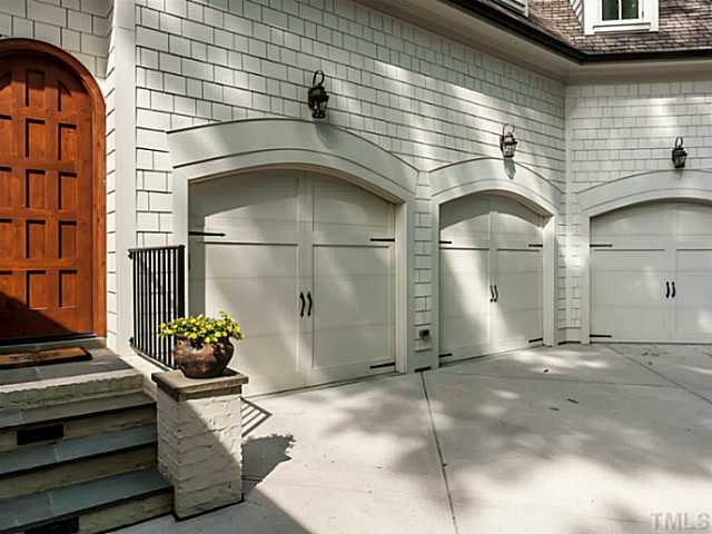 2121 Buckingham Road Raleigh, NC 27607 - Photo 24 of 25 Garage
