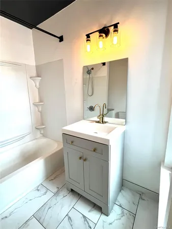 $1,350 | 12 Church Street, Unit 4, Livingston Manor, NY 12758