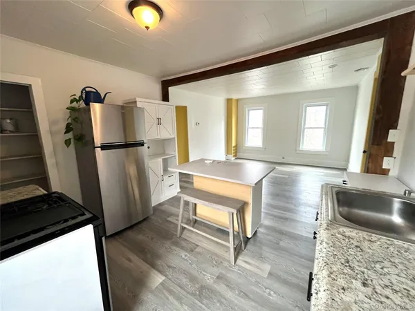 $1,350 | 12 Church Street, Unit 4, Livingston Manor, NY 12758