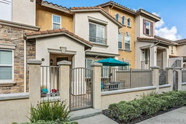 $938,000 | 16913 New Rochelle Way, Unit 83, San Diego, CA 92127