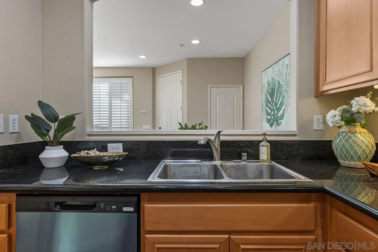 16913 New Rochelle Way, Unit 83 San Diego, CA 92127 - Photo 16 of 41