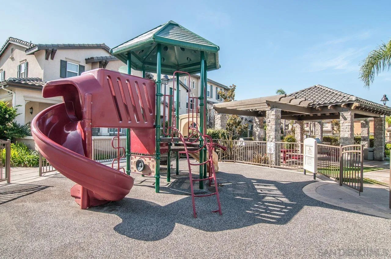 16913 New Rochelle Way, Unit 83 San Diego, CA 92127 - Photo 31 of 41
