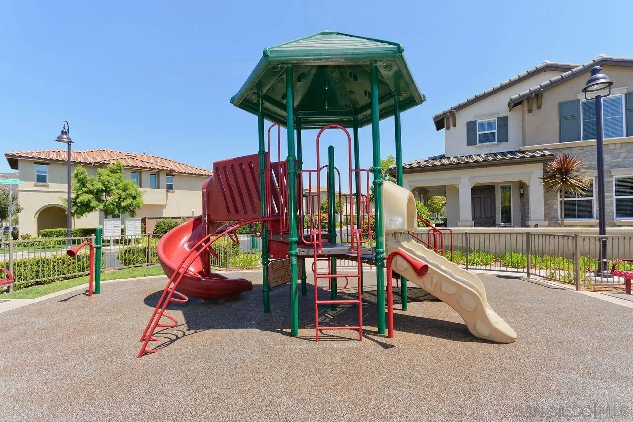 16913 New Rochelle Way, Unit 83 San Diego, CA 92127 - Photo 36 of 41