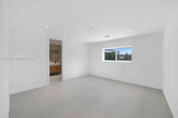 $25,000 | 19721 Northeast 23rd Avenue, Miami, FL 33180