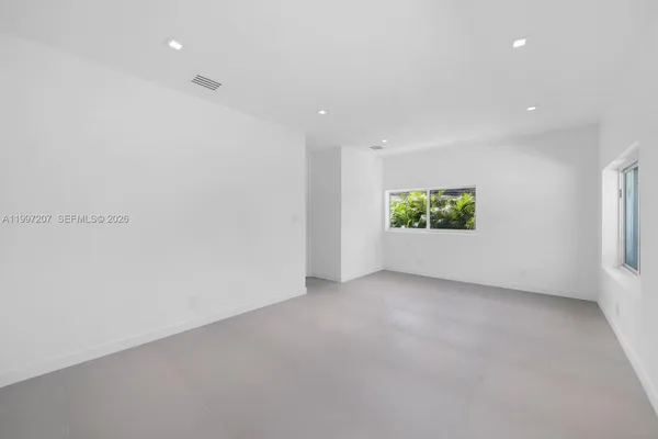 $25,000 | 19721 Northeast 23rd Avenue, Miami, FL 33180