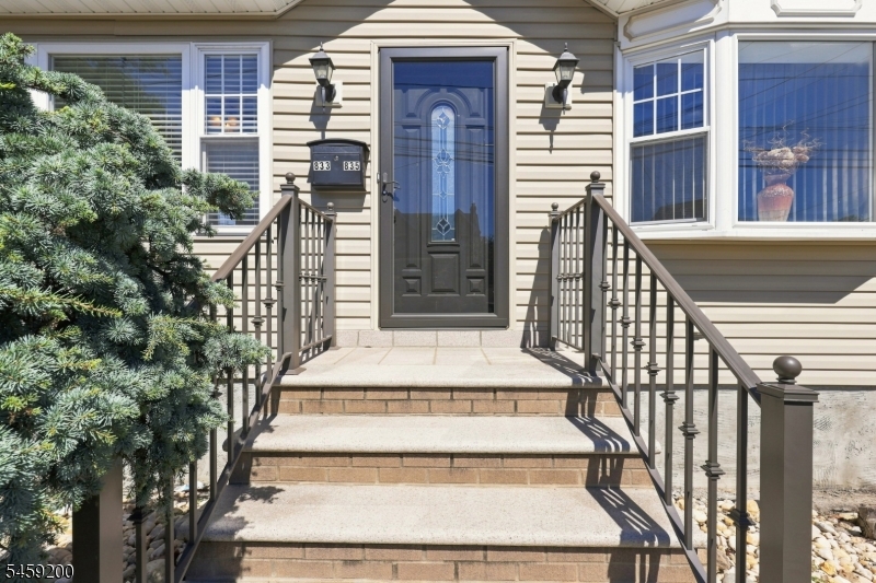 833 Livingston Road Elizabeth, NJ 07208 - Photo 2 of 39 Gallery Image 2