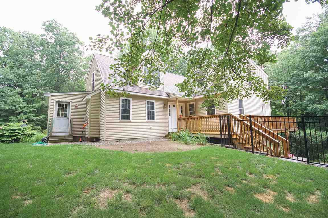 17 School House Road Sandown, NH 03873 - Photo 1 of 40