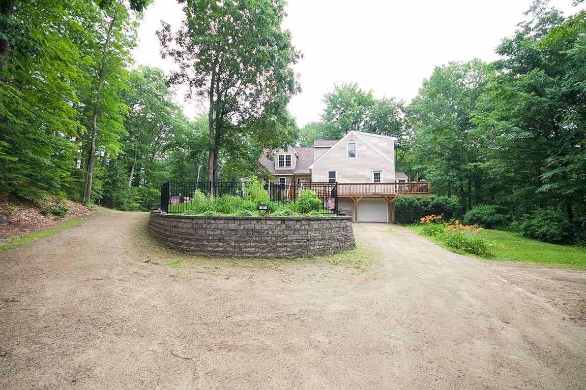 17 School House Road Sandown, NH 03873 - Photo 2 of 40