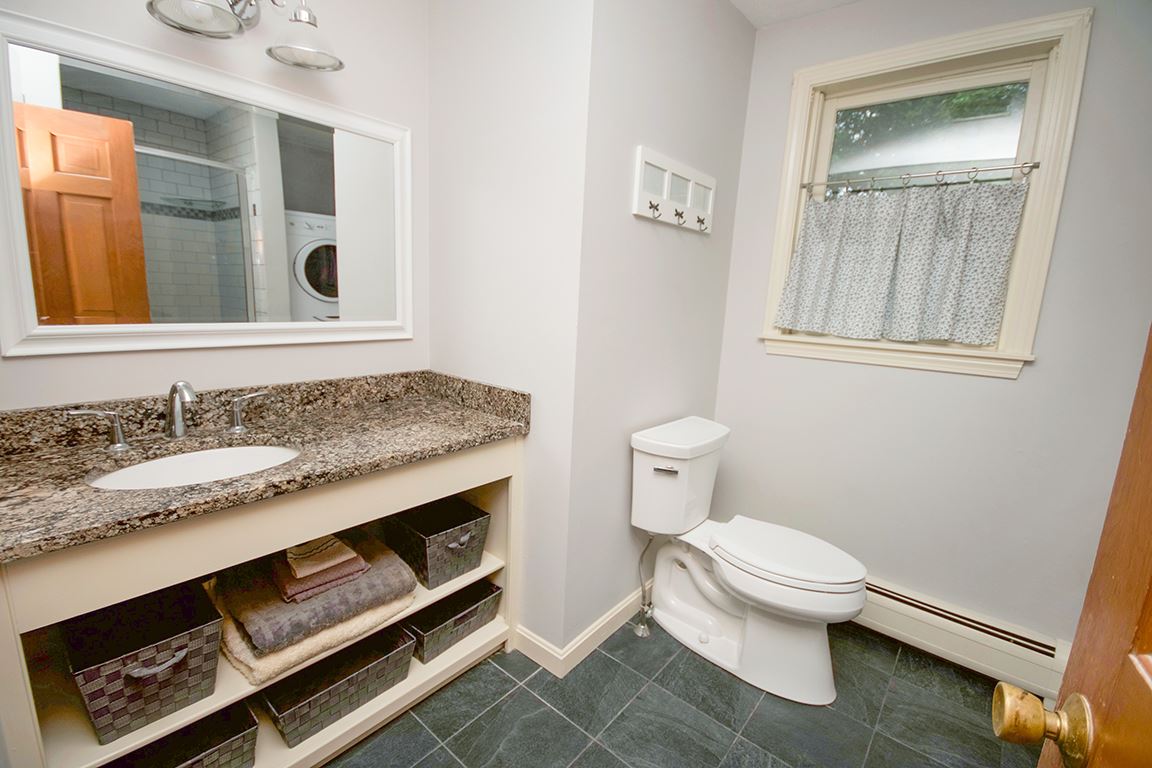 17 School House Road Sandown, NH 03873 - Photo 11 of 40