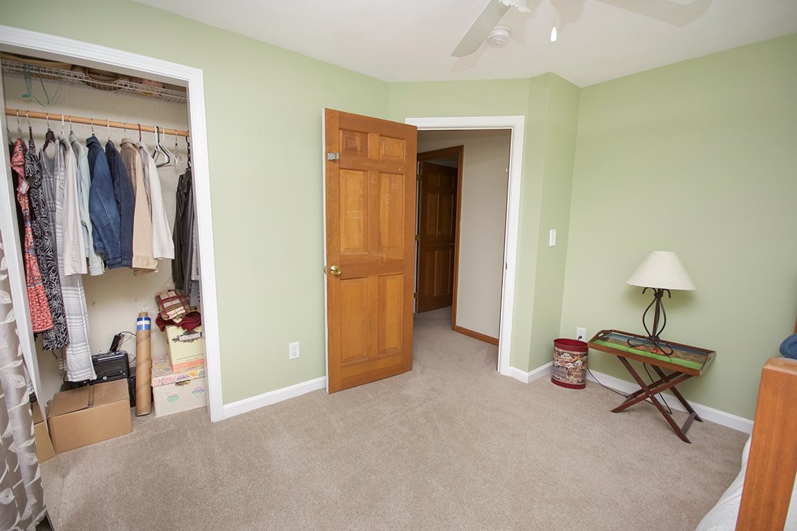 17 School House Road Sandown, NH 03873 - Photo 18 of 40